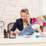 Trabajar en casa y cuidar a los niños