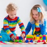 Enseña a tu hijo a compartir con otros niños